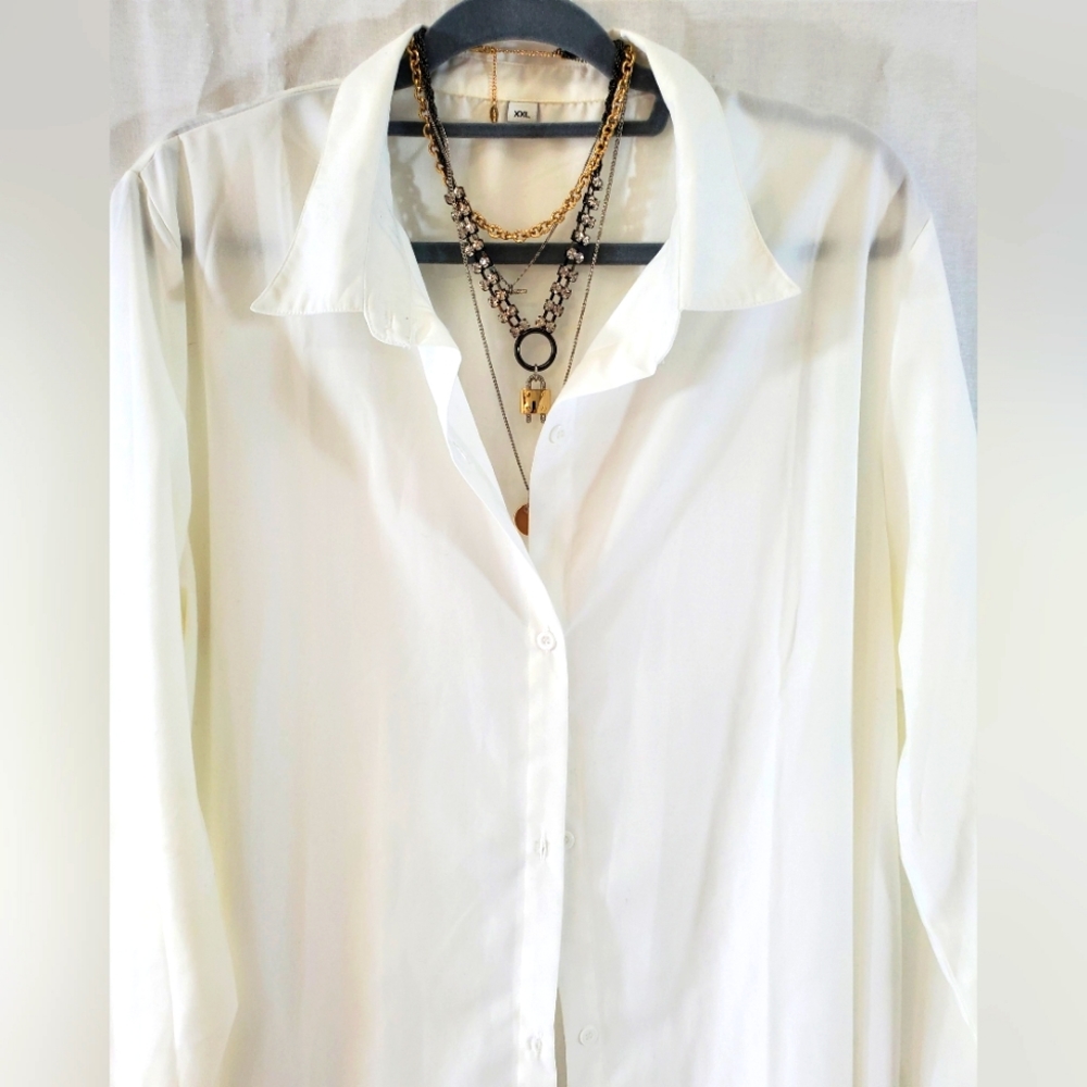 WHITE SHIRT - Buttons - 3/4 Sleeve